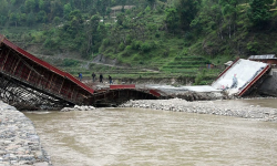 निर्माण नसकिँदै पक्की पुल दोस्रो पटक भत्किन थाल्यो
