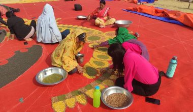 जनकपुरमा अन्नबाट सीताराम स्वयम्बरको आकृति बनाइँदै