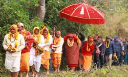 ‘वर्षमा तीन ठाउँ सर्ने भगवती माई आज माइत झरिन्’
