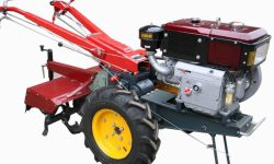 सरकारीको अनुदानमा हाते ट्र्याक्टर पाएपछि किसान खुसी