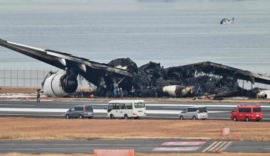 टोकियो विमानस्थलमा दुर्घटनाबारे अनुसन्धान सुरू, दुर्घटनाका कारण तीन सयभन्दा बढी उडान प्रभावित