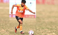 आयुसलाई सर्वोत्कृष्ट राष्ट्रिय फुटबल खेलाडी सम्मान