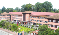 नेपाल एयरलाइन्सका परिचारक र परिचारिकालाई सेवा सुविधामा विभेद नगर्न सर्वोच्चको आदेश