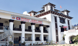 उम्मेदवारलाई निर्वाचन चिह्न प्रदान