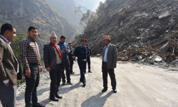 बेनी-जोमसोम-कोरला सडक निर्माणलाई गति दिन मन्त्री ज्वालाको निर्देशन