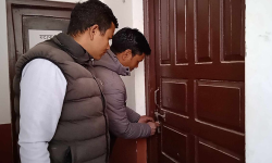 तमानखोलामा जनप्रतिनिधिले लगाएको ताला प्रहरीको सहयोगमा खोलियो