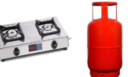 जङ्गल जोगाउन उपभोक्तालाई ग्यास सिलिण्डर र चुल्हो वितरण