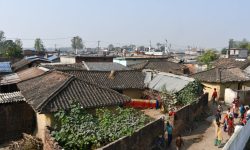 हिँड्ने बाटोसमेत नबनेको किङगरियनपुर्वा बस्ती