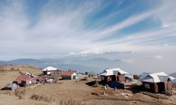 हिमाल हेर्न माइजोमाईमा पर्यटक आकर्षित