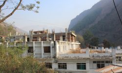 अस्पताल भवन निर्माणमा भएको विलम्बले सेवा प्रभावित