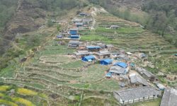 पहिरोका कारण रित्तिदै म्याग्दीको चौरखानी गाउँ