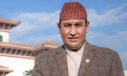 सभापति खतिवडाले गरे पीडित परिवारलाई सहयोग