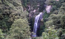 पर्यटकको मन लोभ्याउँदै भोजपुरको महभिर झरना