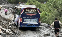 बेनी–जोमसोम–कोरला सडक : सिरुबारीको पहिरोमा दुर्घटनाको जोखिम