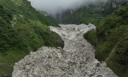 हिमपहिरोले थुनियो बोक्सेखोला