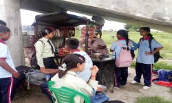 मकैको चनाचटपटे बेचेर आत्मनिर्भर बन्दै