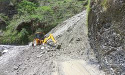 एक सातादेखि अवरुद्ध बुद्धसिंह मार्गमा पहिराे पन्छाइँदै
