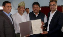 स्वास्थ्य बीमालाई पाँच लाख पु-याउनेः मन्त्री पौडेल