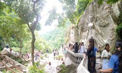 पर्यटकीयस्थल ऐनापहरातर्फ पर्यटकको आकर्षण