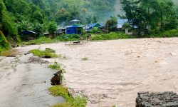 गोरखा–आँबुखैरेनी सडक अवरुद्ध