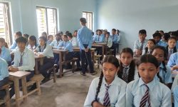 अङ्ग्रेजी माध्यममा पढाइ सुरु भएसँगै विद्यार्थीको सङ्ख्या वृद्धि