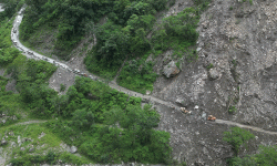 सकसपूर्ण मुक्तियात्रा : बाढी, कटान र पहिरोको चुनौती