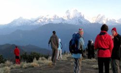 घोडेपानी आउने पर्यटकलाई पोखरेबगर–घोडेपानी सडक नै समस्या