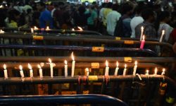 हत्या गरिएकी चिकित्सकका लागि मैनबत्ती जुलुसमा भारतीयहरूले गरे न्यायको माग