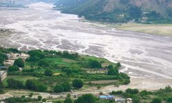 कालीगण्डकीको अवैध दोहन बढ्यो, सडकभर बालुवाको उरुङ