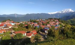 पर्यटक पर्खिरहेको घलेगाउँ