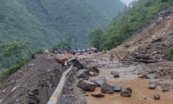 वर्षाका कारण देशभरका आठ राजमार्ग पूर्ण रूपमा अवरुद्ध
