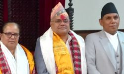 राष्ट्रियसभा अध्यक्षसमक्ष नवनिर्वाचित समिति सभापतिको शपथ