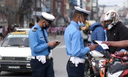 ट्राफिक प्रहरीद्वारा सवारी जाँचमा कडाइ