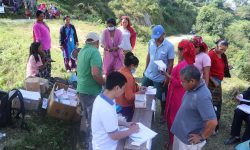 घरदैलोमै एकीकृत सेवा पाउँदा स्थानीय खुसी