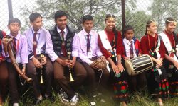 पञ्चैबाजा बजाउँदै बागलुङका बालबालिका