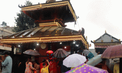 नवरात्रको पहिलो दिन : देशभरका शक्तिपीठमा भक्तजनको घुइँचो