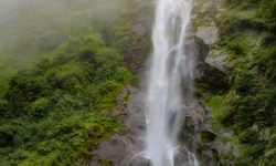 पर्यटकको पर्खाइमा भोजपुरको छाँगे झरना