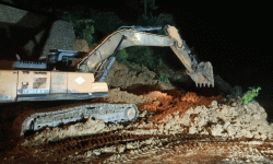 दाउन्नेमा बाटो भासियो, पूर्व–पश्चिम राजमार्ग अवरुद्ध