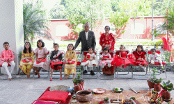 राष्ट्रपति पौडेलद्वारा नौ कन्याको पूजा