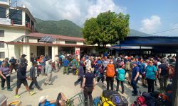 मन्थलीका होटेल भरिभराउ