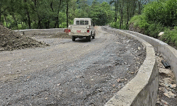 डेढगाउँ–झ्यालबास सडक, तीन खण्डमा ७३ करोडको बढीको लागतमा काम