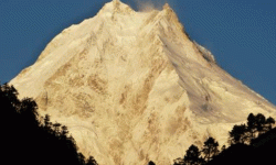 सगरमाथामा २ शव, १ क्यामेरा अनि शताब्दी पुरानो रहस्य ?