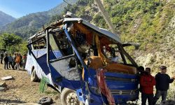 बस दुर्घटना हुँदा नौ जना घाइते