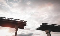 पुलमा भ्वाङ परेपछि विमानस्थल जोड्ने सडक अवरुद्ध