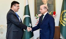 पाकिस्तानका प्रधानमन्त्रीसँग राजदूत अधिकारीको बिदाइ भेट