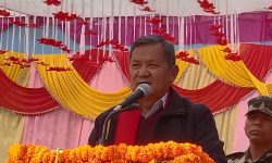 ढुक्क हुनुहोस्, सरकार तीन वर्ष तलमाथि हुँदैन : मन्त्री गुरूङ