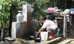 घरमै धारा पुगेपछि डोकोमा पानी बोक्ने बाध्यता हट्यो