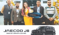 एलिजा गौतमलाई नेपालको पहिलो अफ–रोडर अल–इलेक्ट्रिक एसयुभि जेइको जेसिक्स हस्तान्तरण