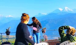 हिमाल हेर्दै घरबासमा रमाउदै विदशी पर्यटक