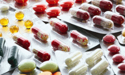 किशोरीहरूलाई विद्यालयमा नै आइरन चक्की